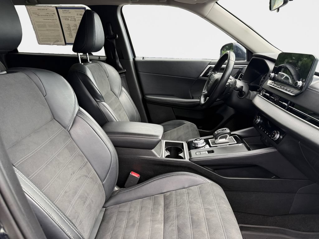 Used 2024 Mitsubishi Outlander SE AWD/4WD image 19