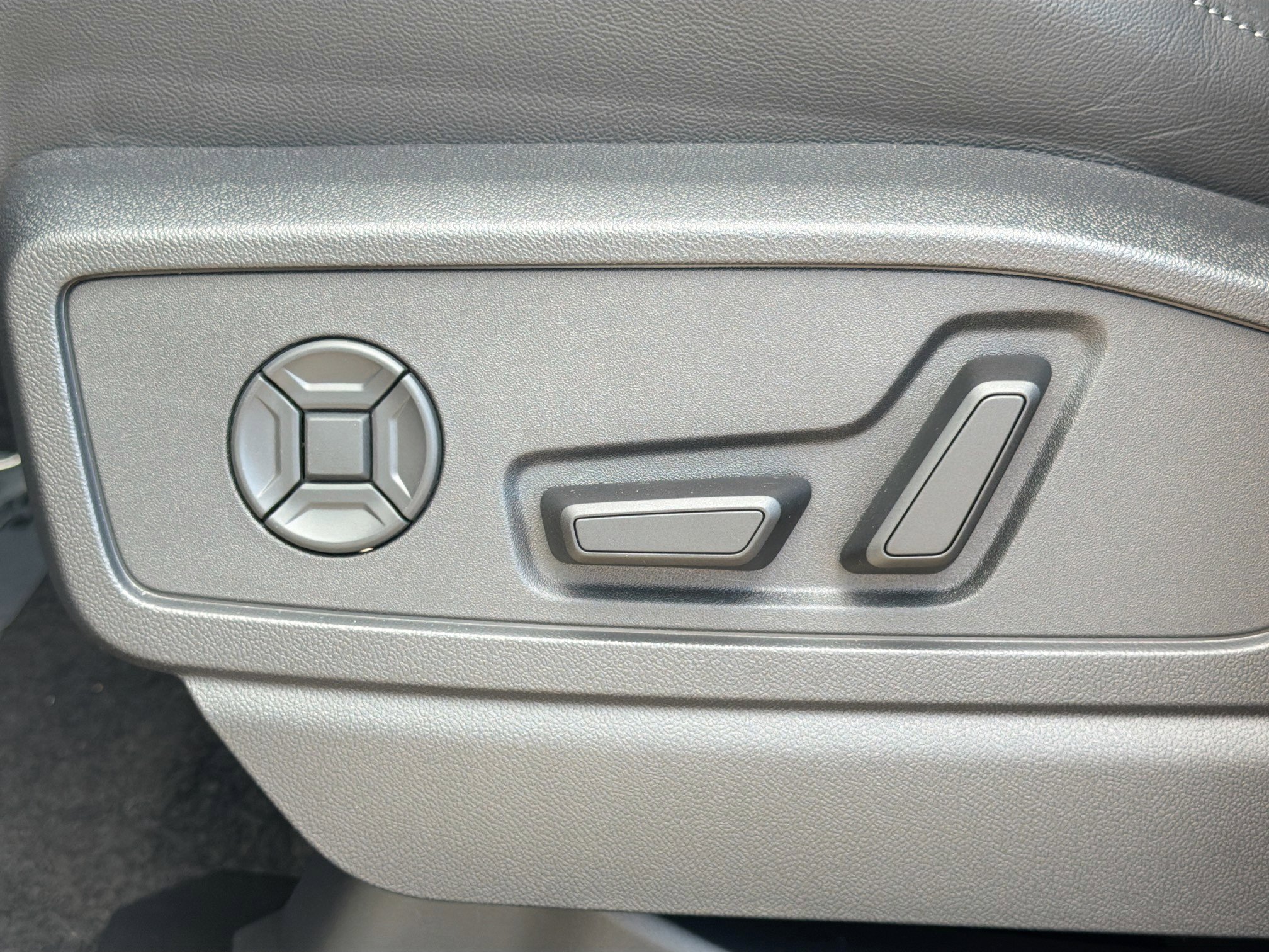 New 2025 Audi Q5 Premium Plus image 25