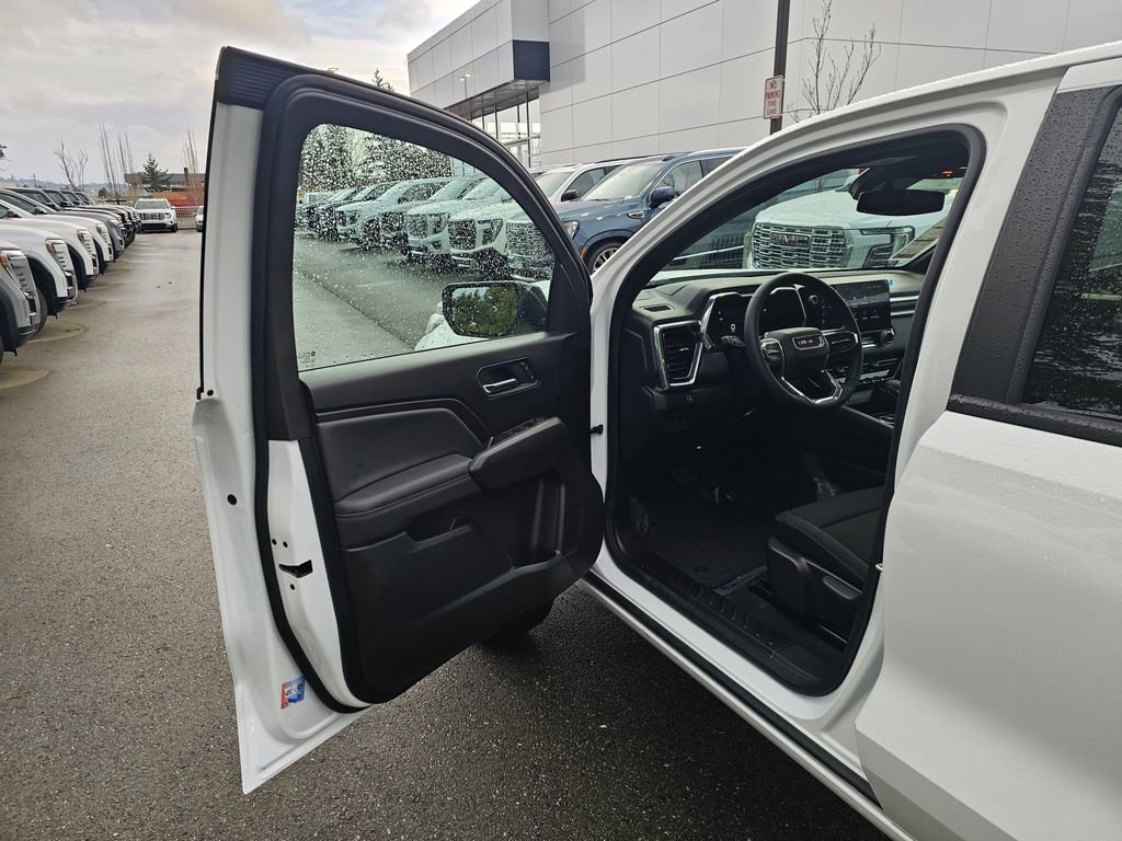 New 2026 GMC Canyon Elevation w/ Technology Package image 18