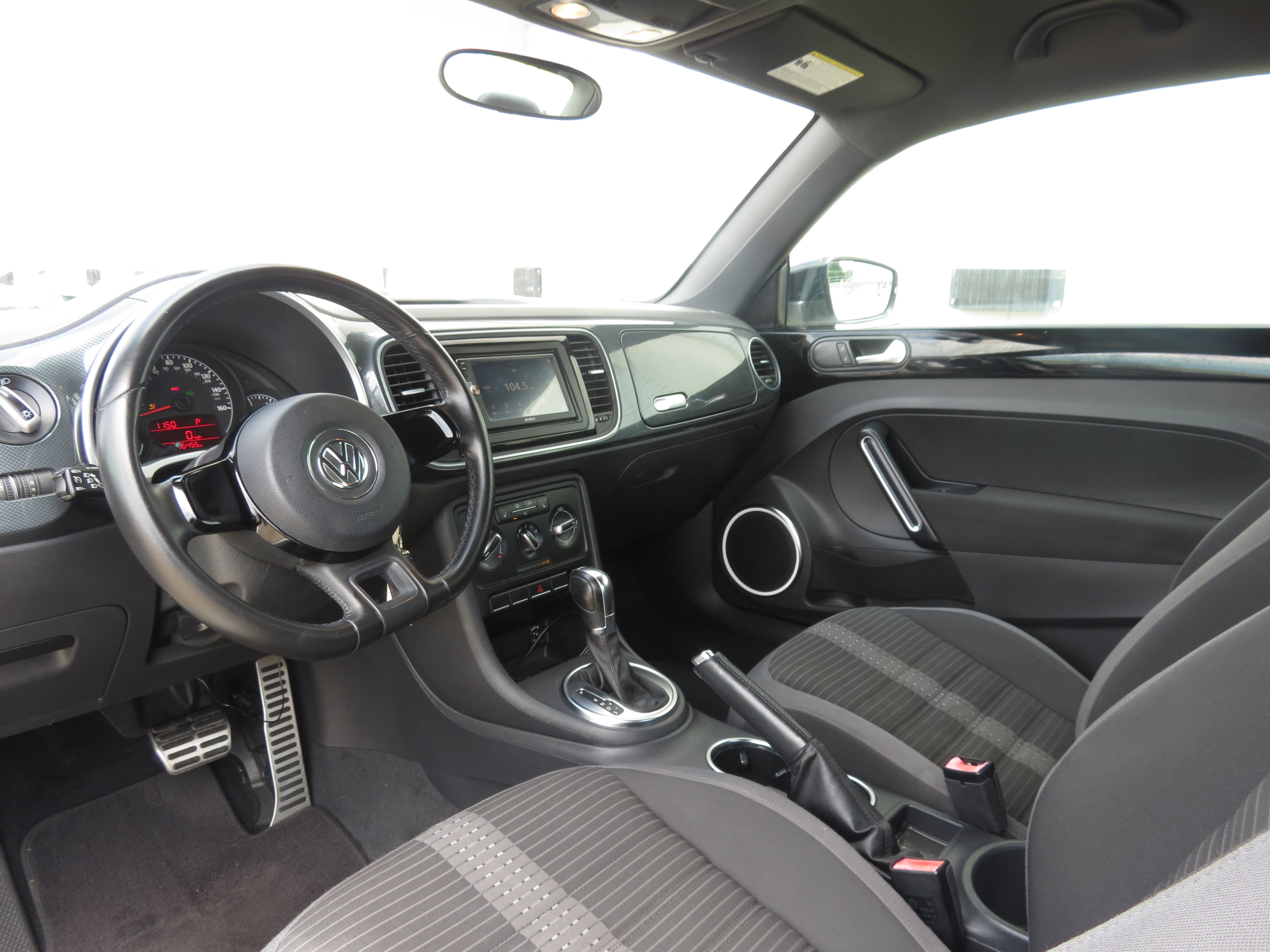 Used 2012 Volkswagen Beetle Turbo FWD image 20