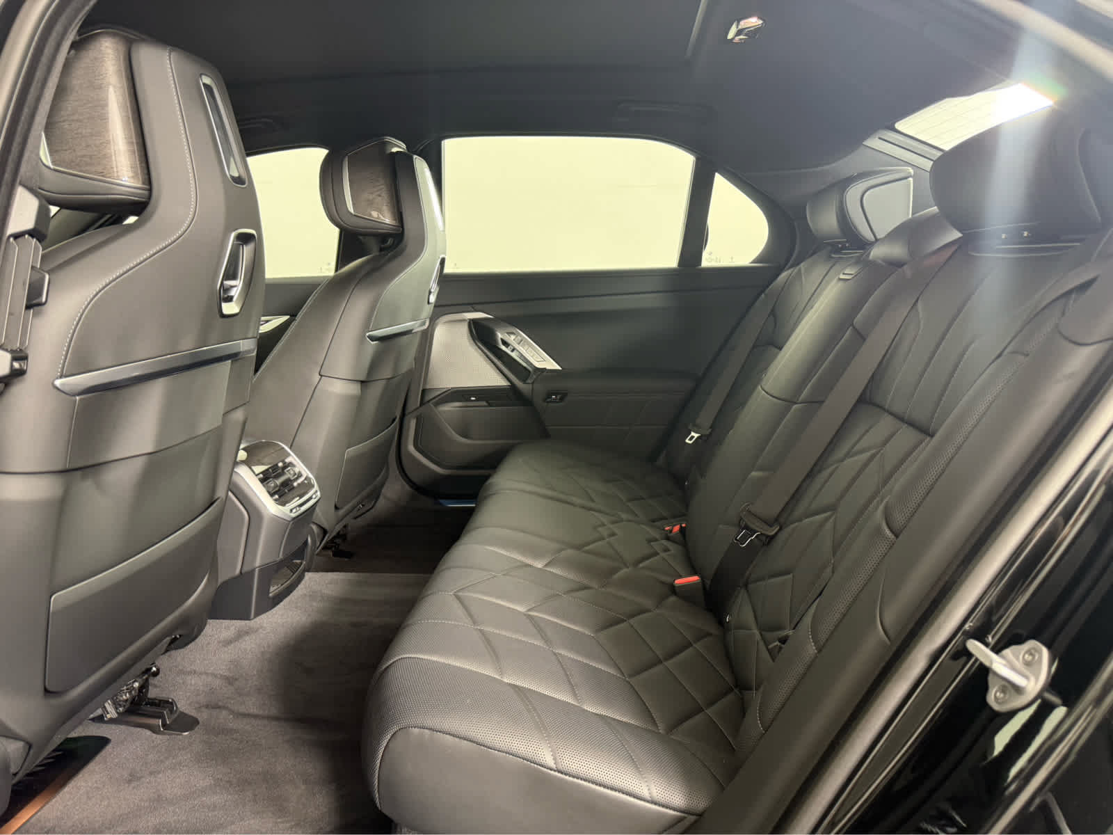 New 2026 BMW i7 xDrive60 AWD/4WD image 12