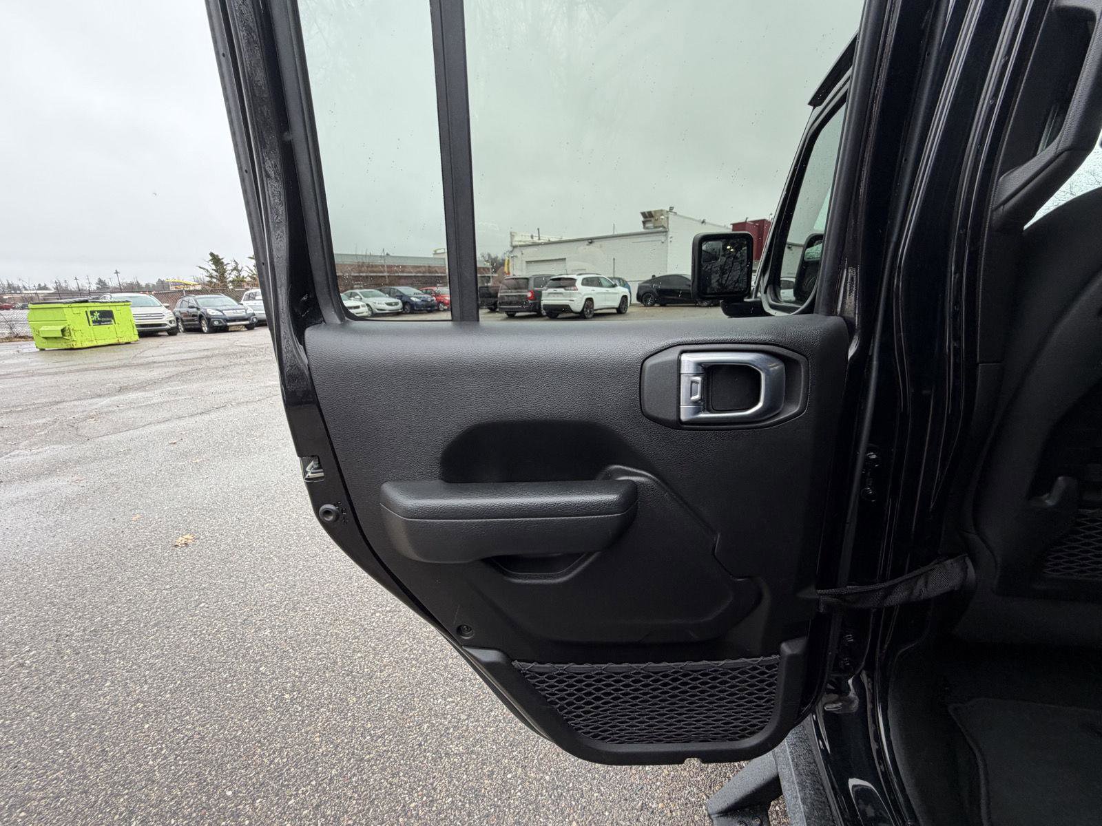 Used 2021 Jeep Wrangler Unlimited Rubicon image 22