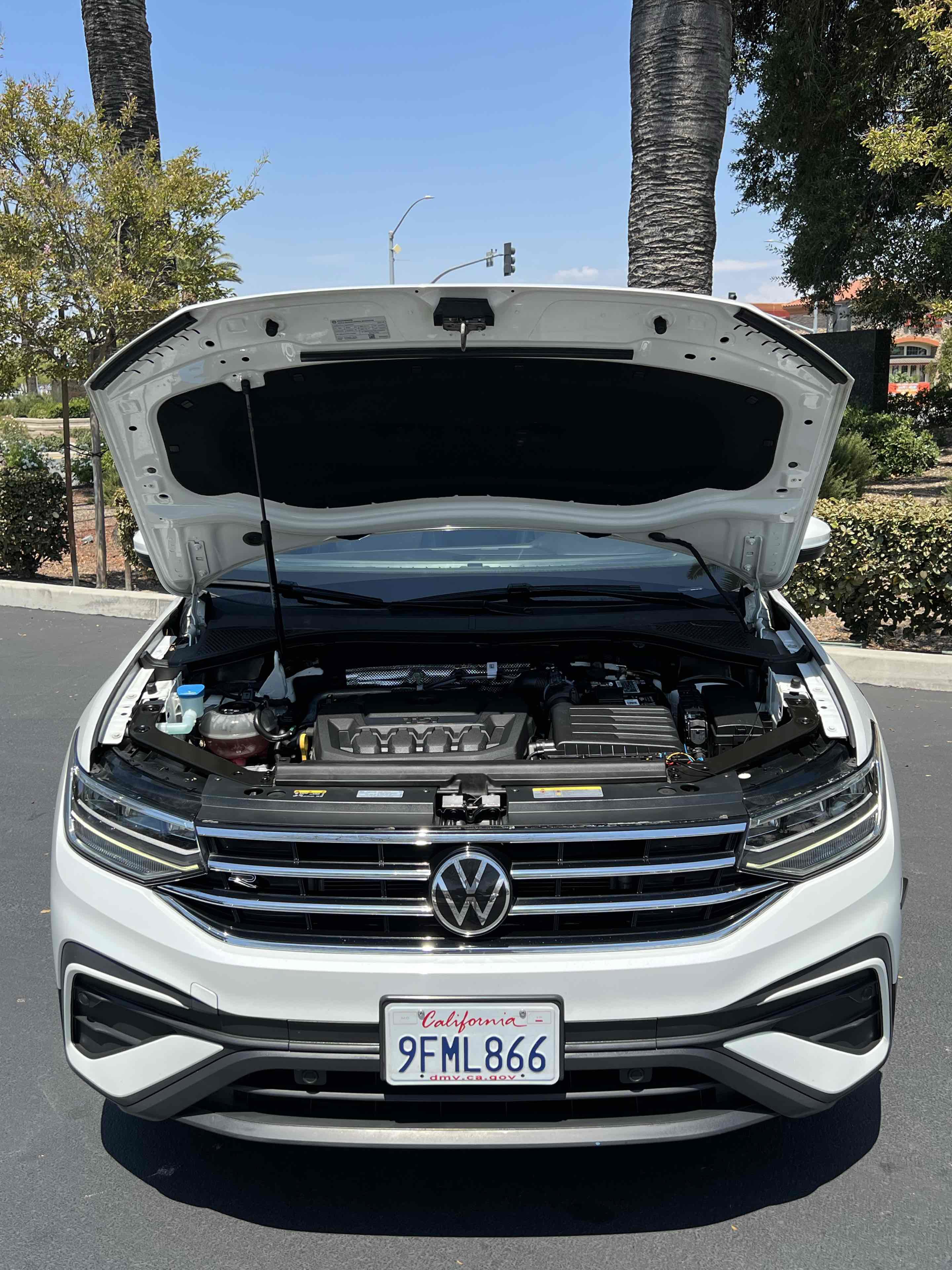 Used 2023 Volkswagen Tiguan SE w/ Panoramic Sunroof Package image 23