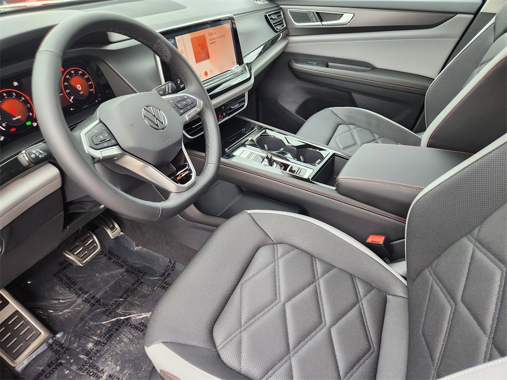 New 2025 Volkswagen Atlas Peak Edition SE image 6