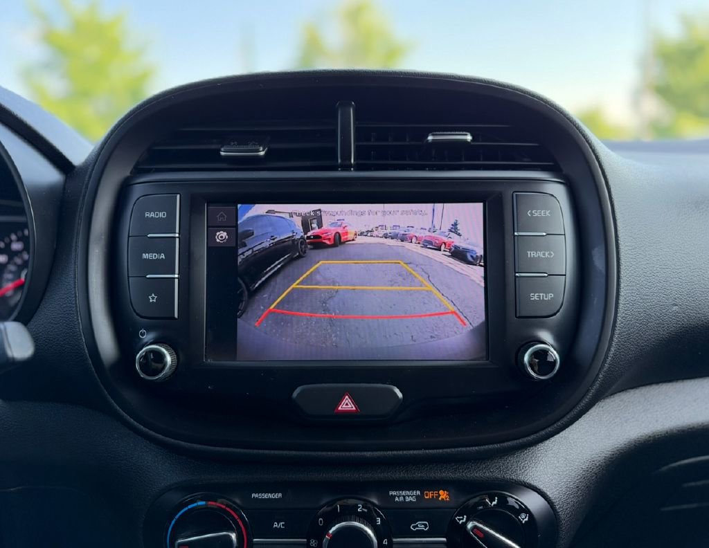 Used 2022 Kia Soul LX image 15