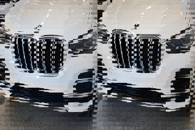 Used 2023 BMW X5 xDrive40i w/ Premium Package image 16