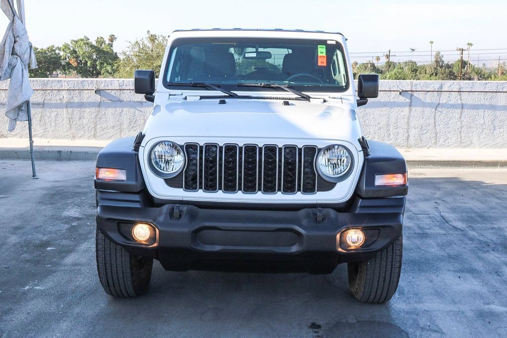Used 2025 Jeep Wrangler Unlimited Sport AWD/4WD image 3