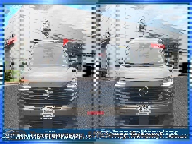 Certified 2025 Nissan Kicks SV image 2