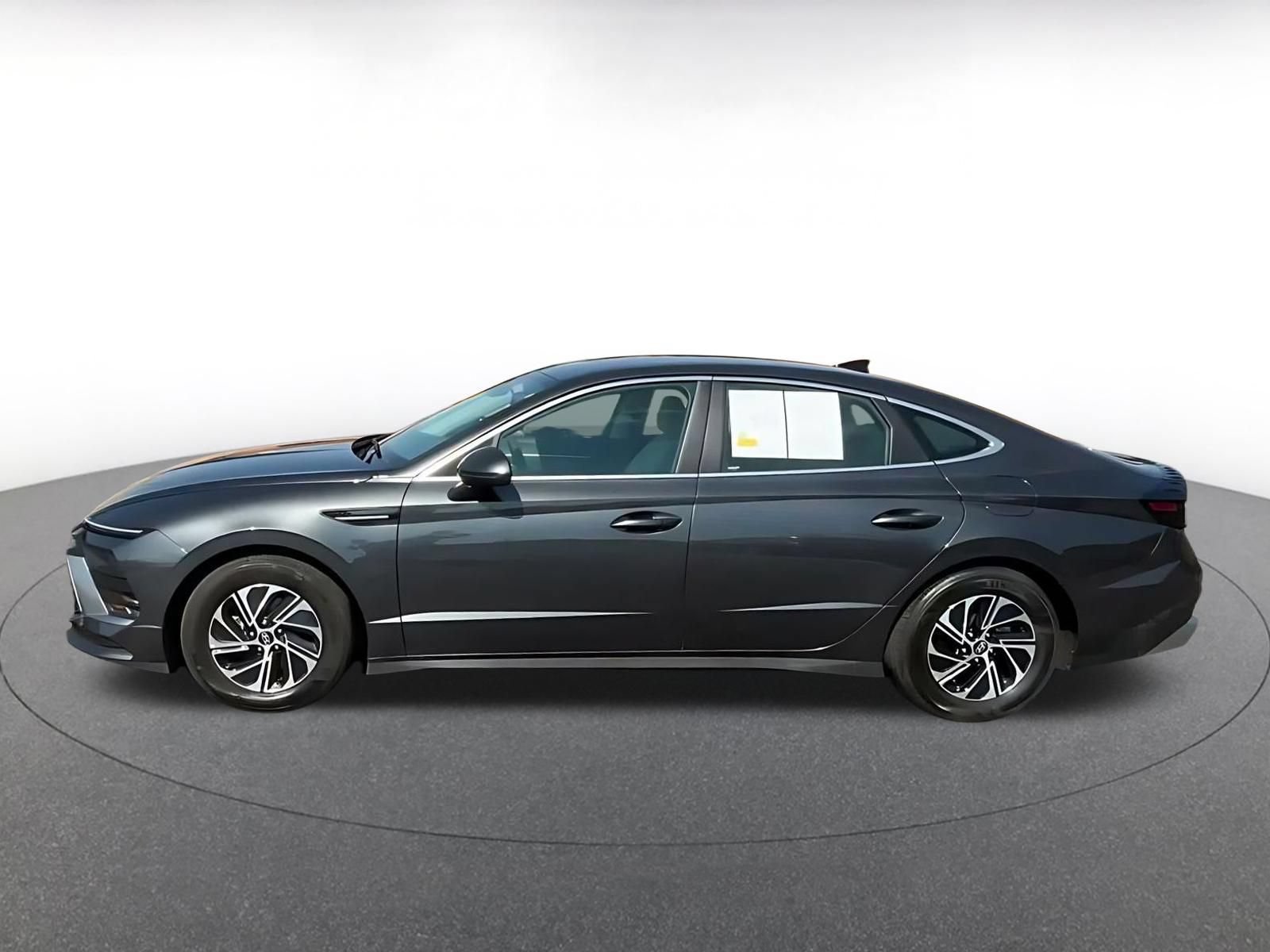 Used 2026 Hyundai Sonata Blue FWD image 9