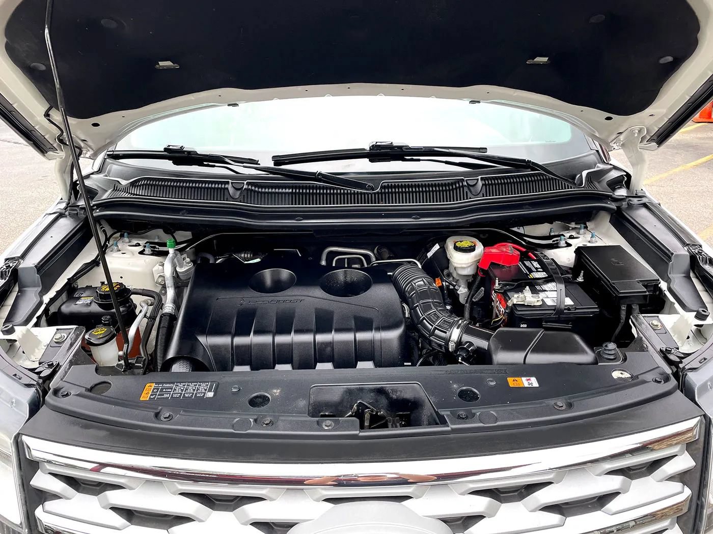 Used 2018 Ford Explorer XLT w/ Equipment Group 202A AWD/4WD image 17