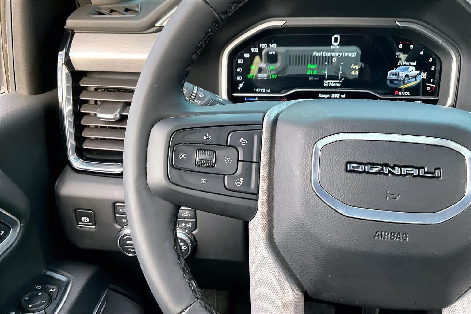Used 2025 GMC Sierra 3500 Denali w/ Denali Reserve Package AWD/4WD image 24