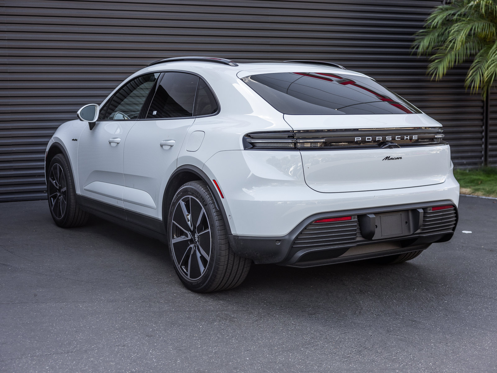 Certified 2026 Porsche Macan Electric RWD image 3