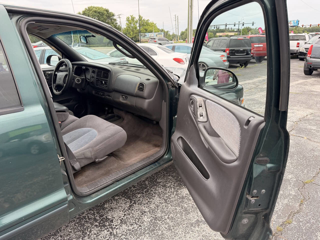 Used 2000 Dodge Durango 4WD image 12