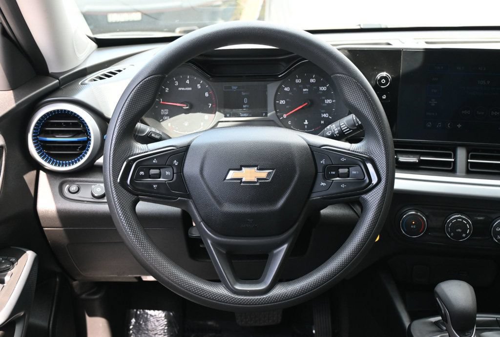 Used 2024 Chevrolet Trax LS w/ Driver Confidence Package FWD image 9