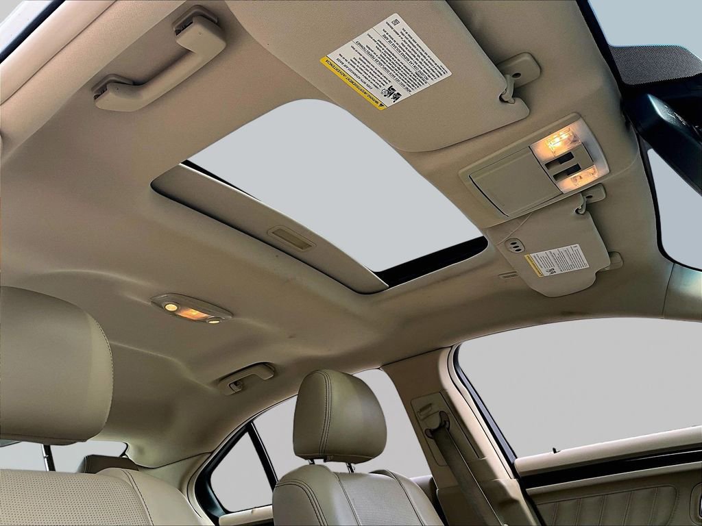 Used 2018 Ford Taurus Limited image 18