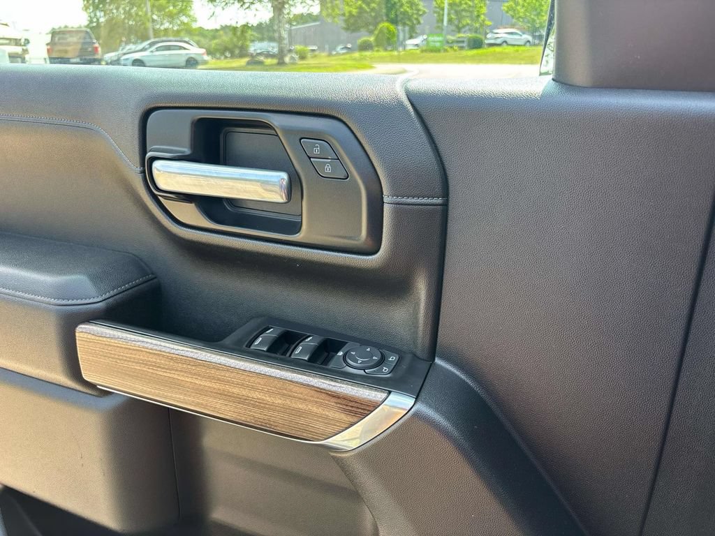 Used 2020 Chevrolet Silverado 1500 LT Trail Boss AWD/4WD image 19
