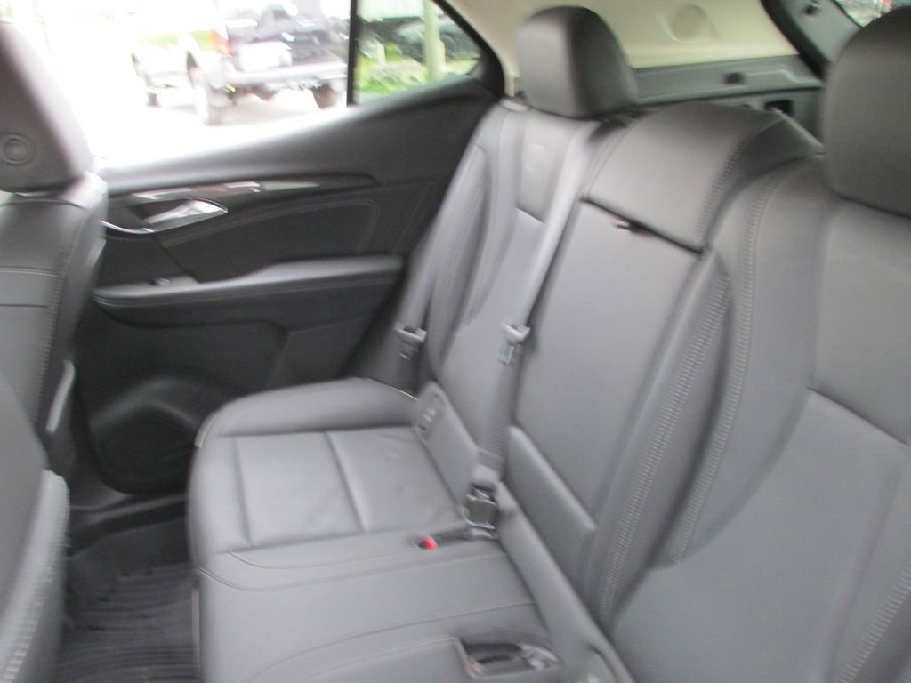 Used 2023 Buick Envision Essence image 18