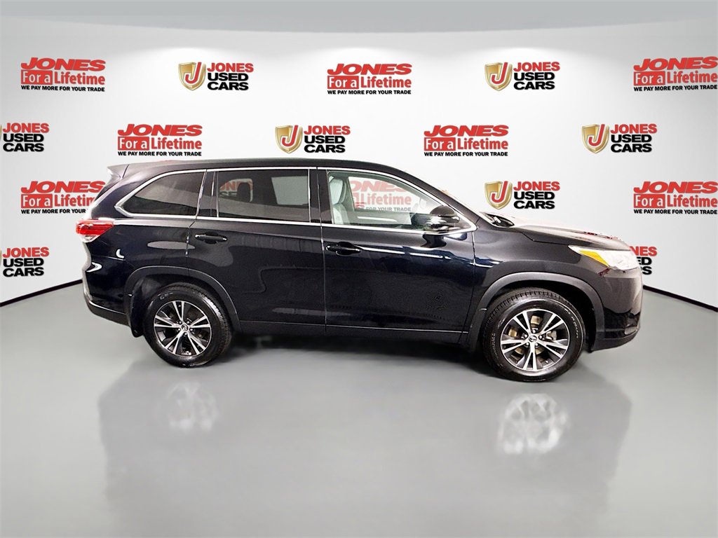 Certified 2019 Toyota Highlander LE image 17