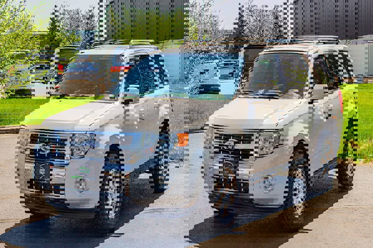 Used 2012 Ford Escape Limited AWD/4WD image 3