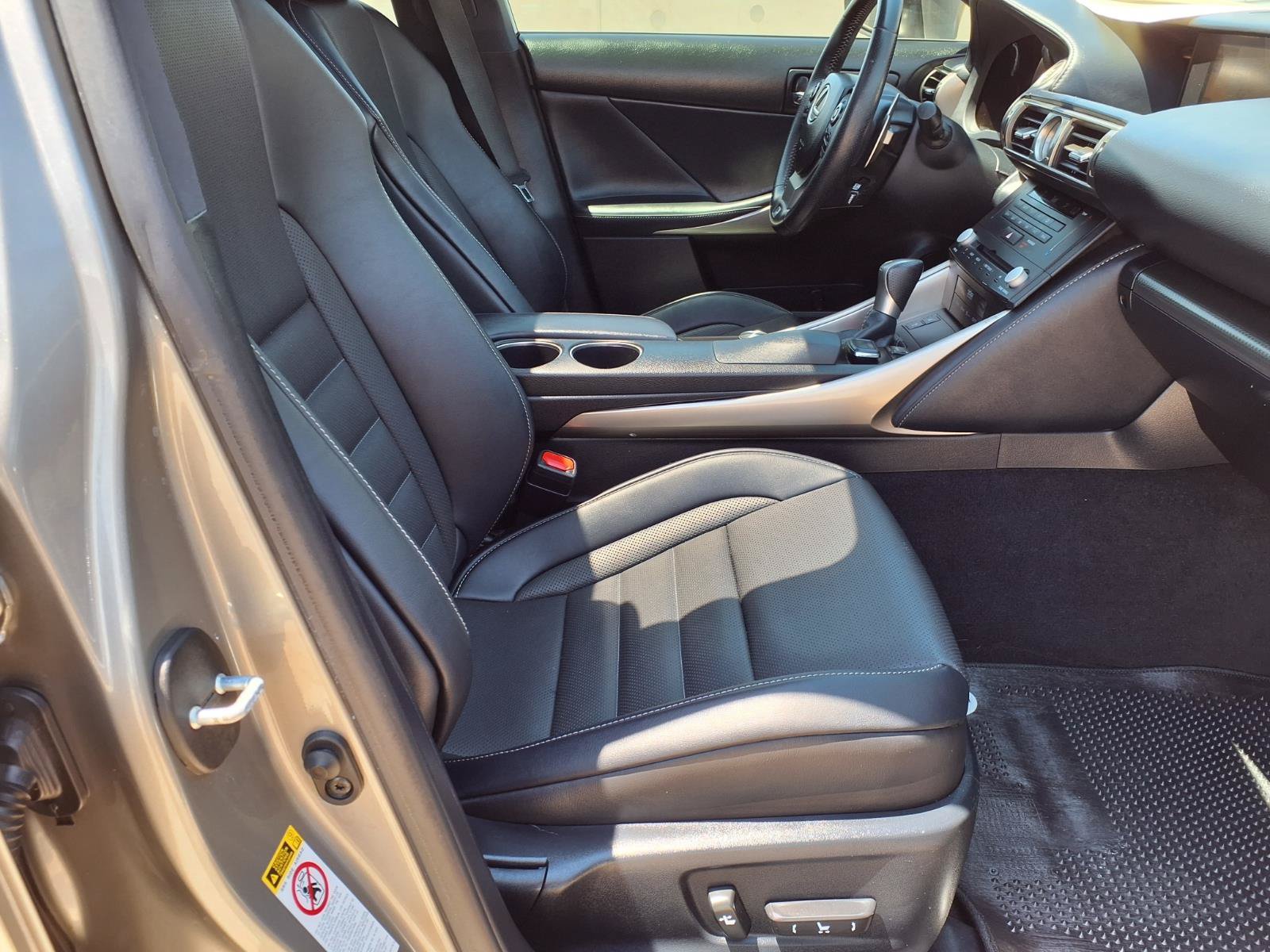 Used 2015 Lexus IS 350 w/ F-Sport Package RWD image 11