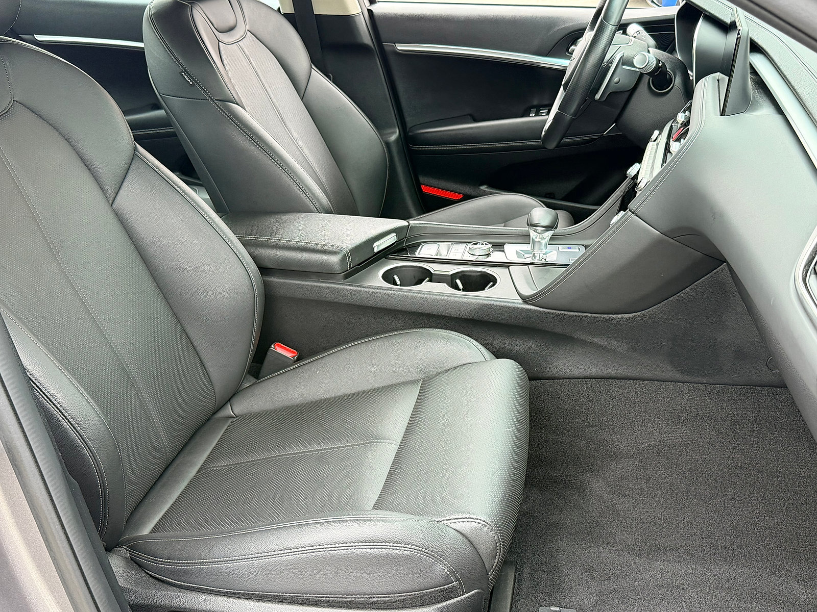 Used 2025 Genesis G70 2.5T AWD/4WD image 45