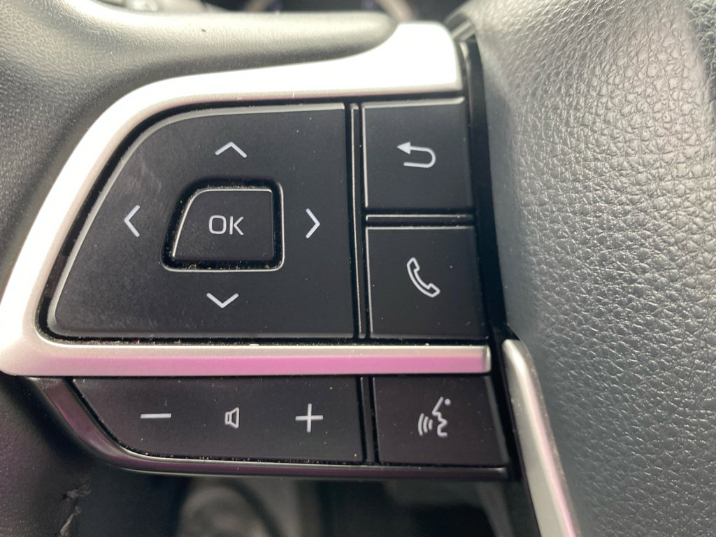 Used 2023 Toyota Highlander XLE image 23