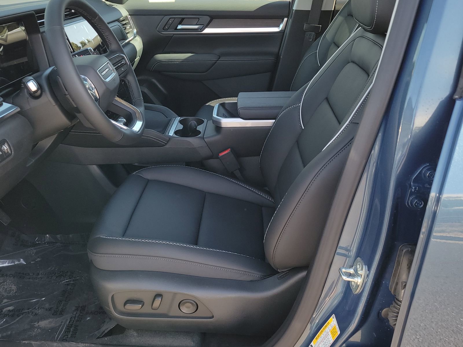 New 2026 GMC Terrain Denali AWD/4WD image 6