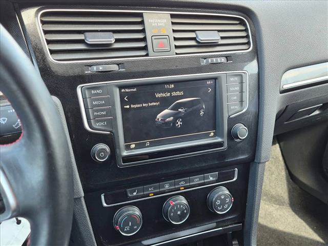 Used 2017 Volkswagen Golf 4-Door FWD image 11