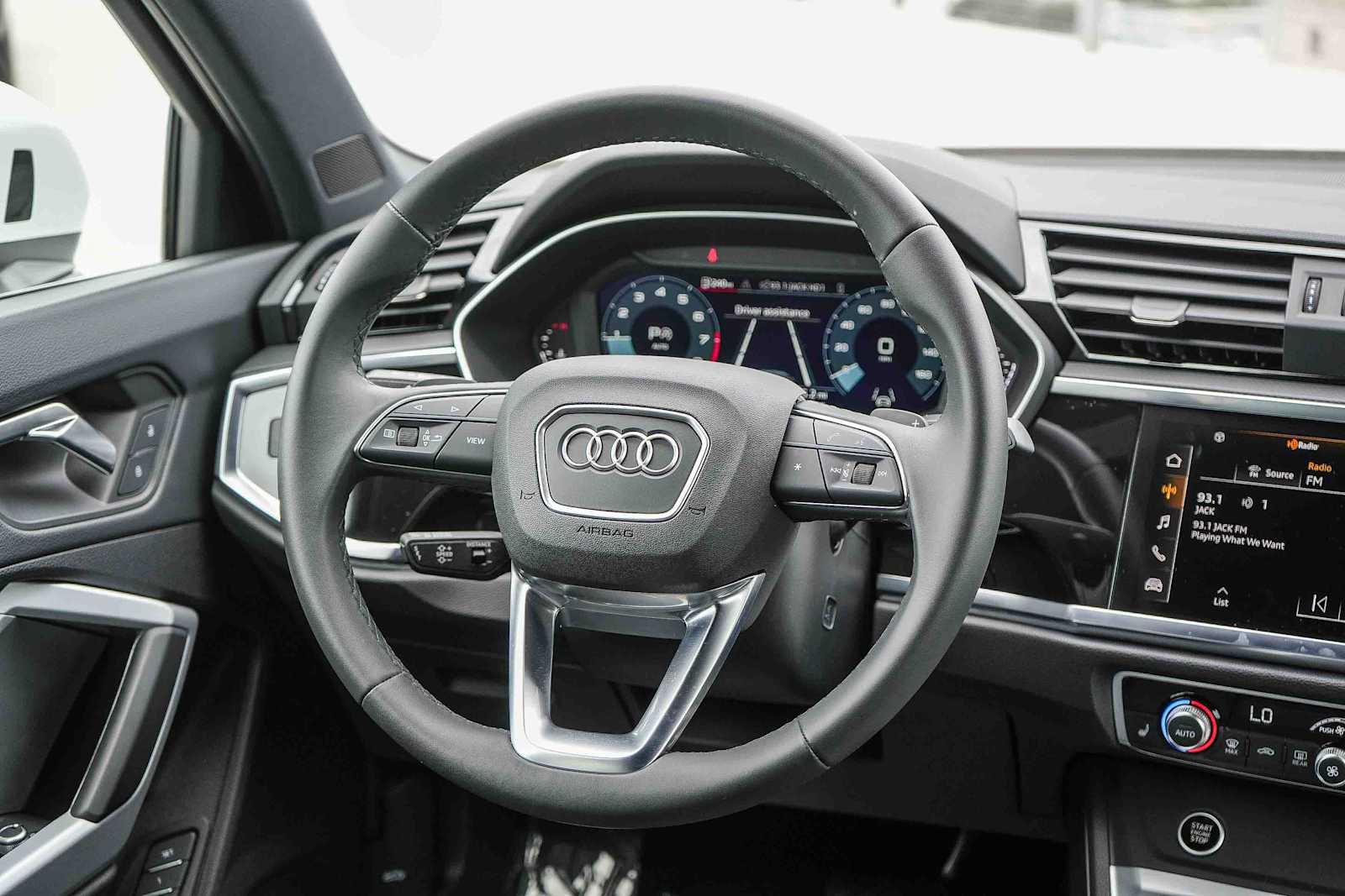 Used 2025 Audi Q3 2.0T Premium w/ Convenience Package AWD/4WD image 20