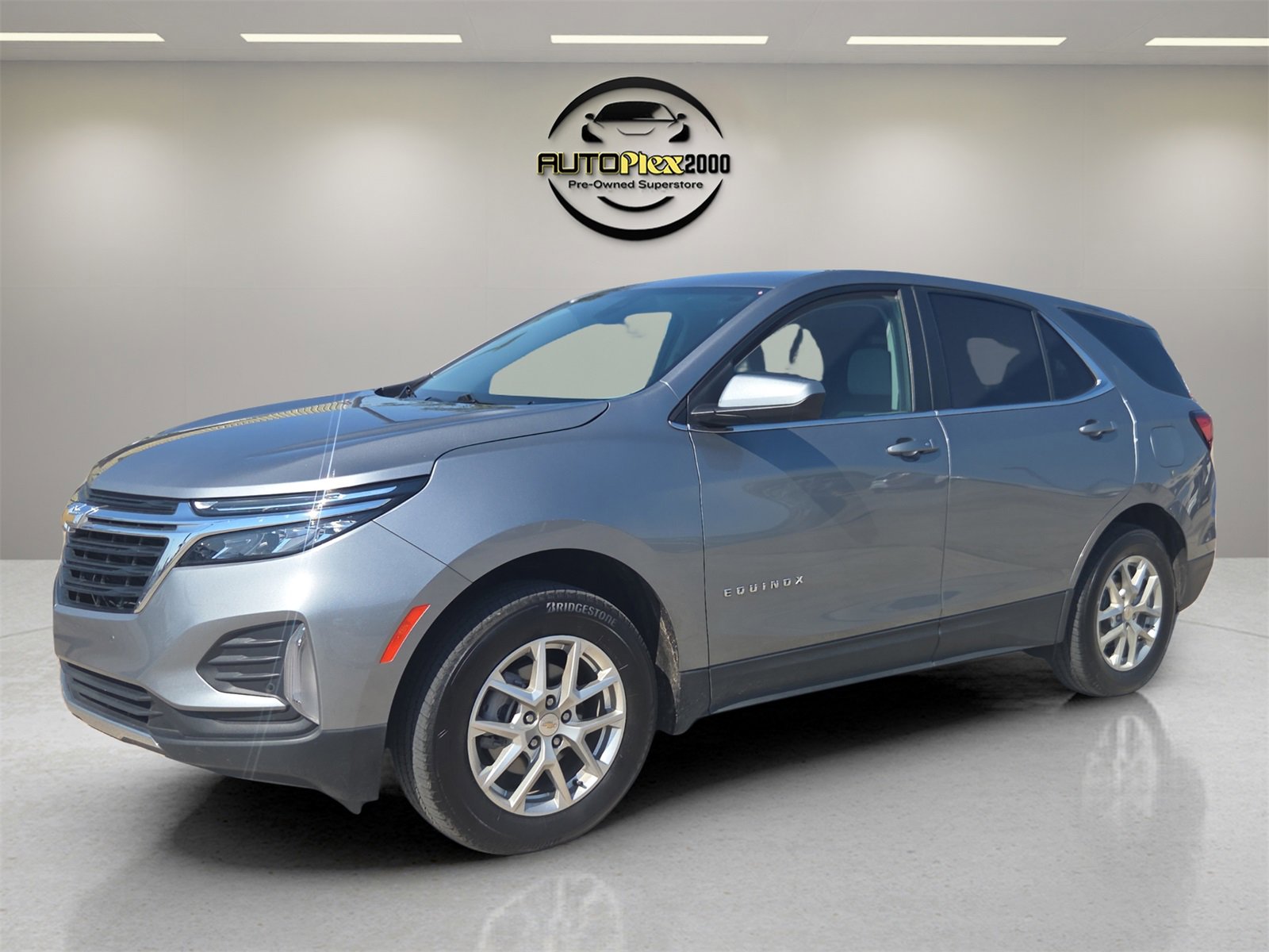 Used 2023 Chevrolet Equinox LT w/ Driver Convenience Package image 3