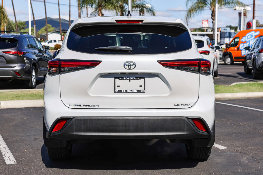 Used 2023 Toyota Highlander LE AWD/4WD image 22