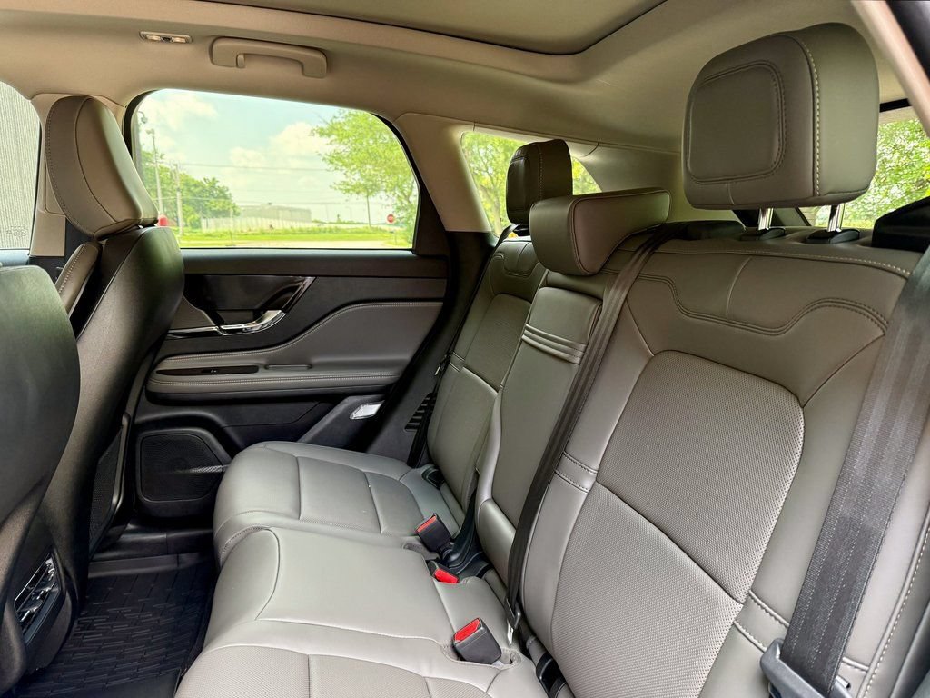 New 2025 Lincoln Corsair Grand Touring AWD/4WD image 11