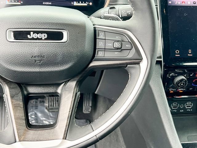 Used 2023 Jeep Grand Cherokee Limited w/ Luxury Tech Group II image 22