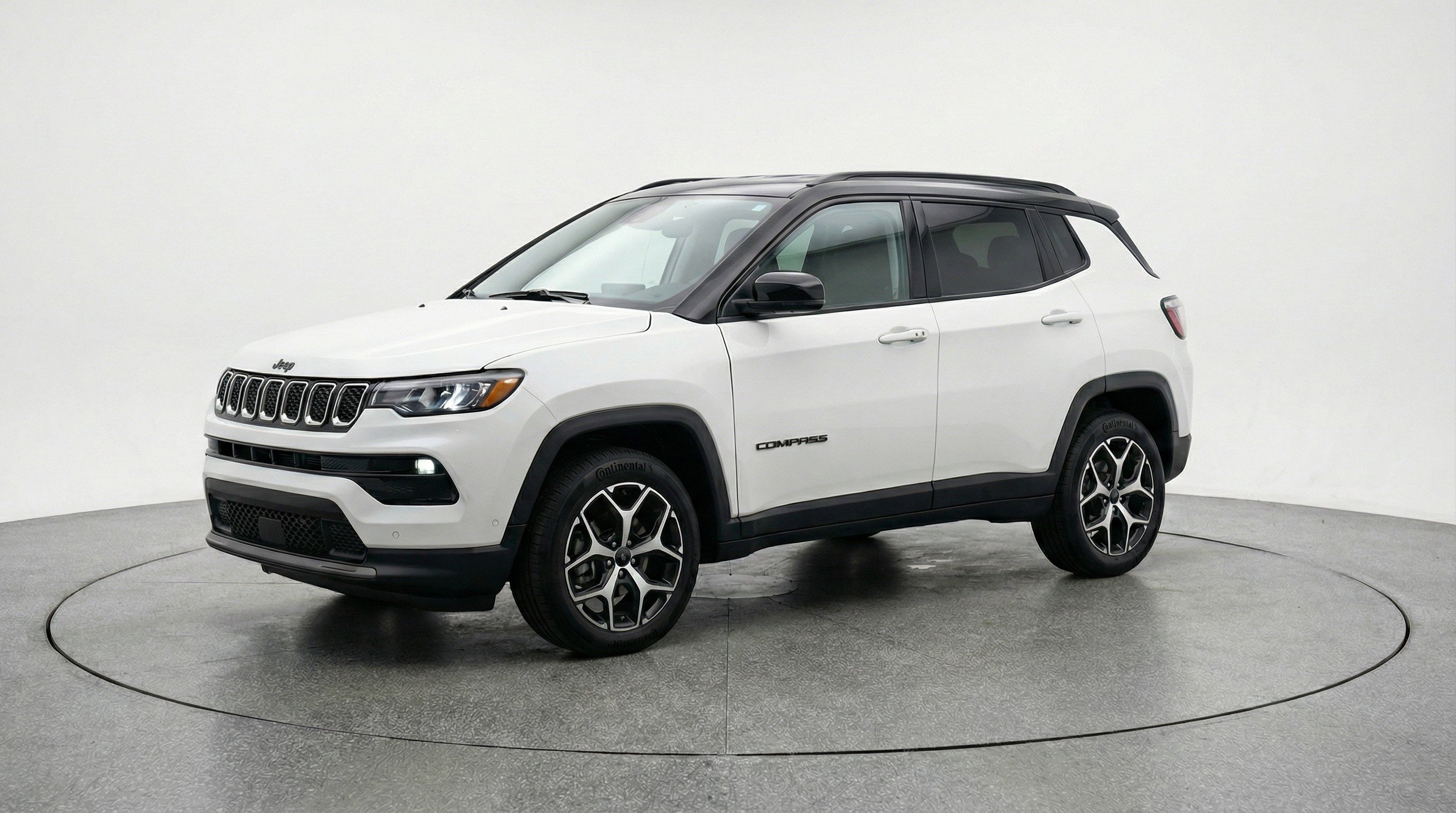 Used 2025 Jeep Compass Limited image 3