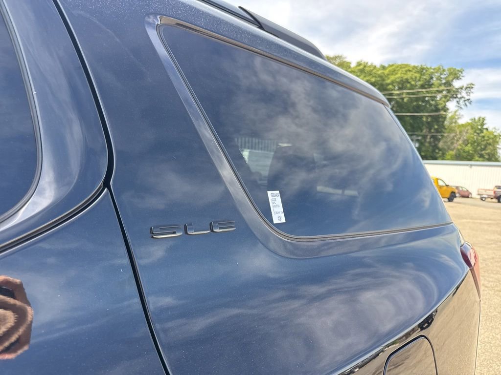 Used 2023 GMC Acadia SLE w/ Driver Convenience Package FWD image 33