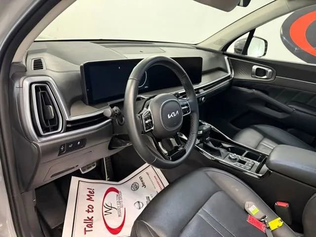 Used 2025 Kia Sorento SX FWD image 12