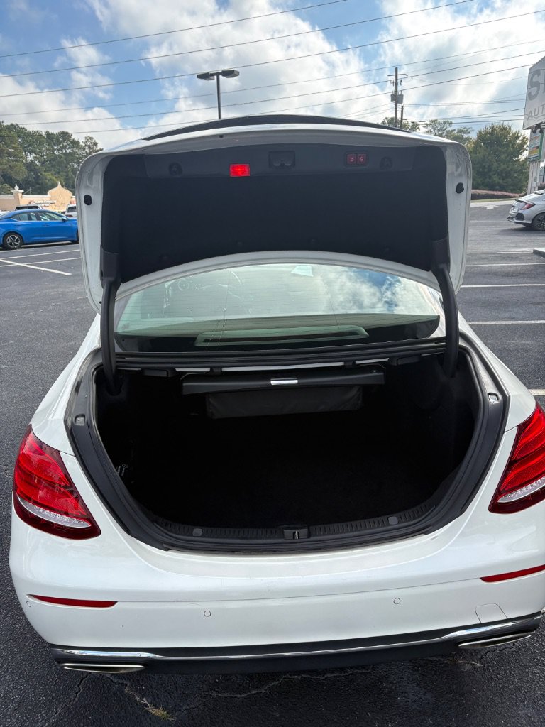 Used 2018 Mercedes-Benz E 300 image 23