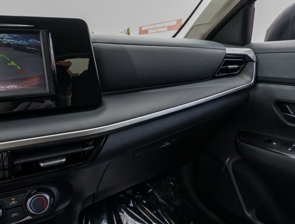 Used 2025 Nissan Kicks S AWD/4WD image 28