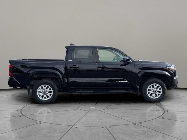Certified 2025 Toyota Tacoma SR5 AWD/4WD image 7