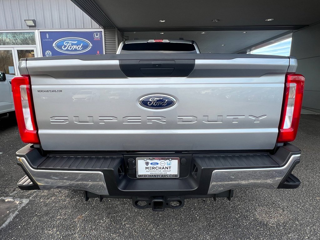 Used 2024 Ford F450 XLT image 8