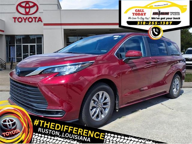 Used 2023 Toyota Sienna LE image 1