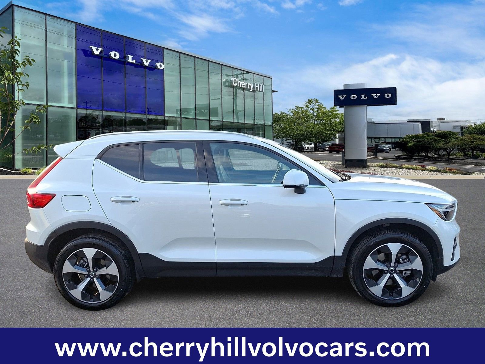 Certified 2025 Volvo XC40 B5 Core w/ Protection Package Premier image 7