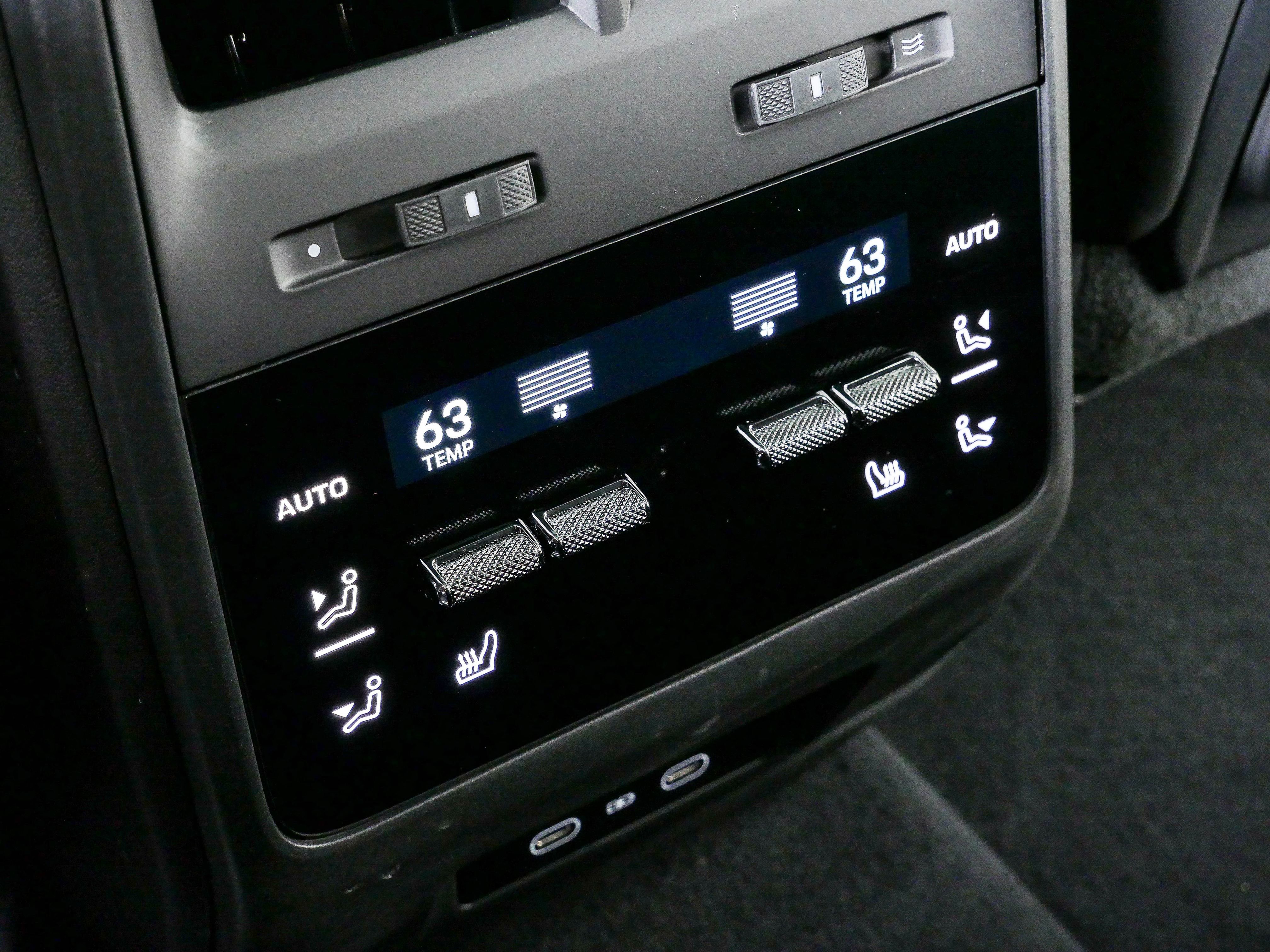 Certified 2025 Porsche Macan Electric RWD image 21