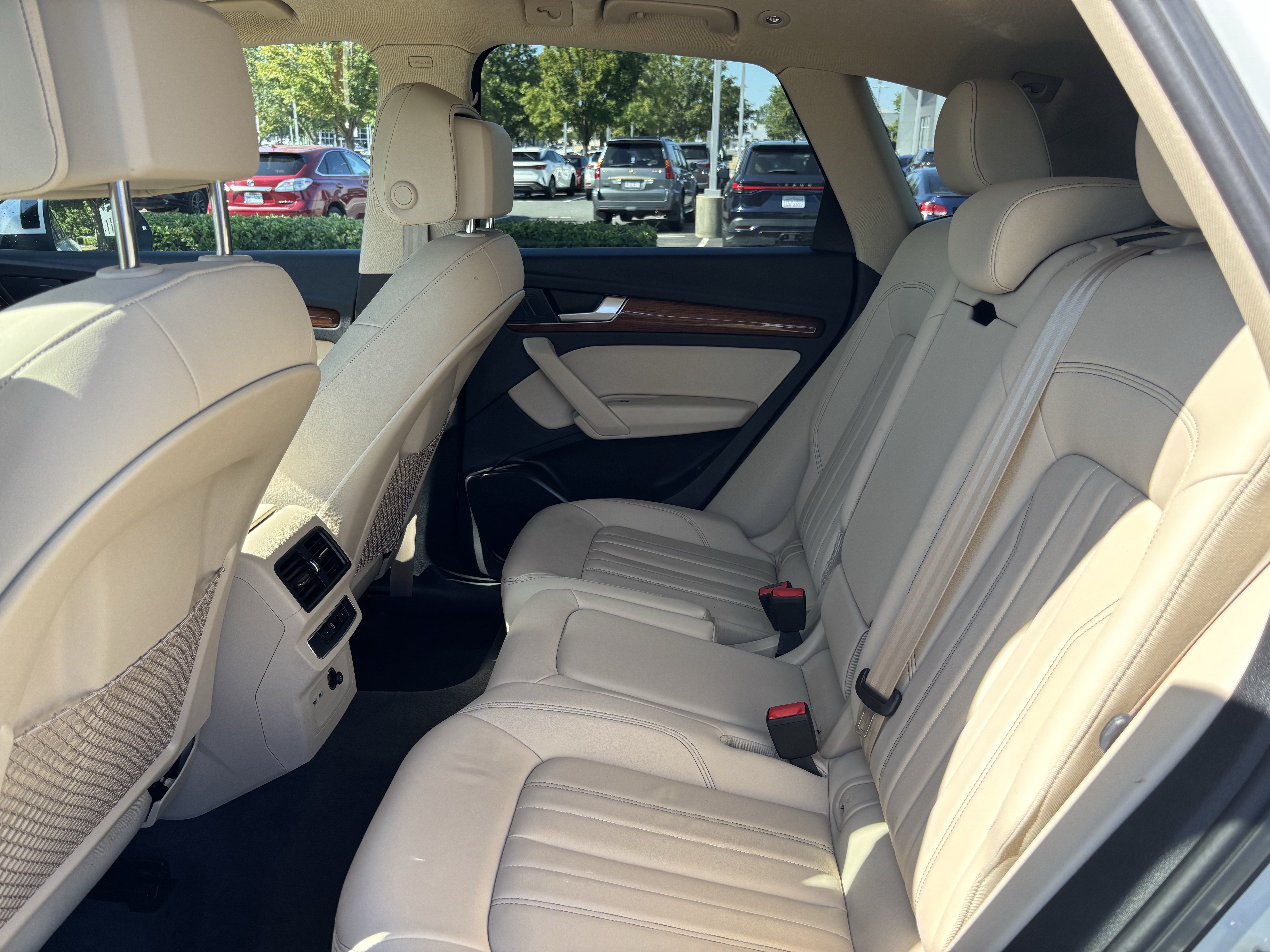 Used 2023 Audi Q5 2.0T Premium w/ Convenience Package AWD/4WD image 18