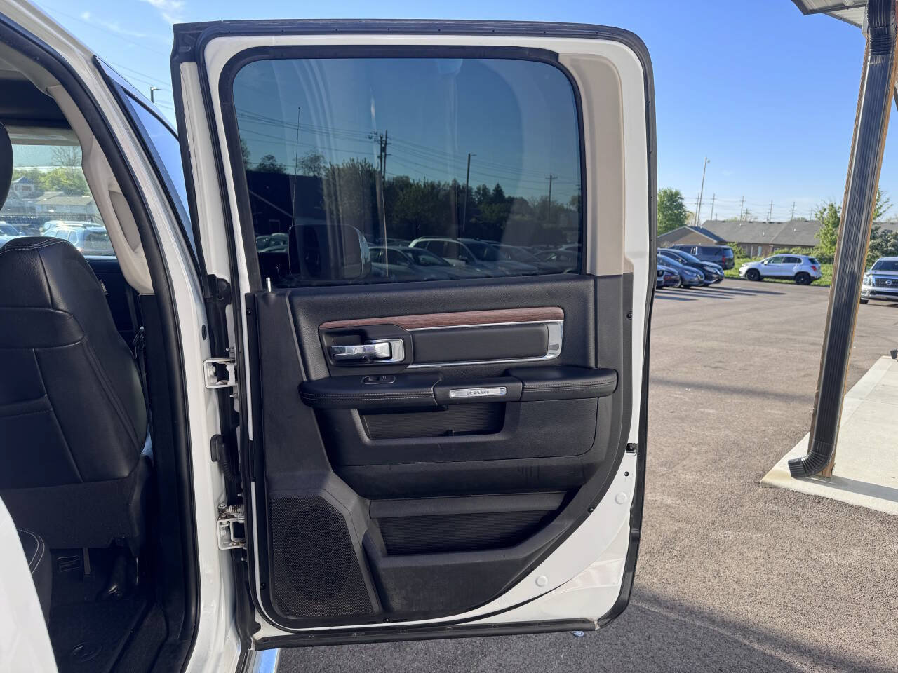 Used 2014 RAM 2500 Laramie w/ Convenience Group AWD/4WD image 18