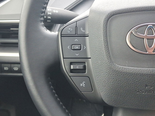 Used 2025 Toyota Prius LE FWD image 17