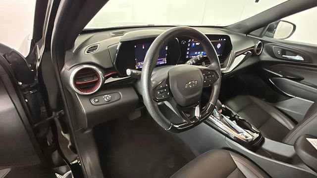 Used 2024 Chevrolet Trax RS w/ Driver Confidence Package FWD image 13