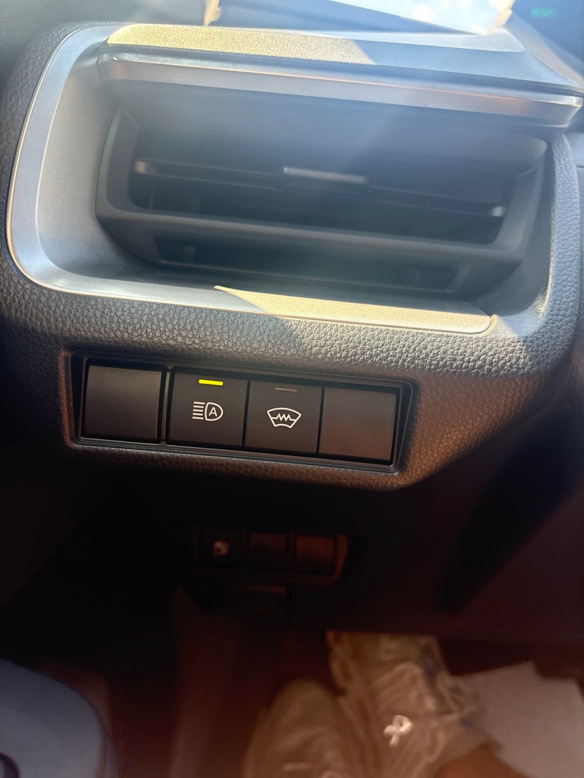 Used 2024 Toyota Prius LE FWD image 15