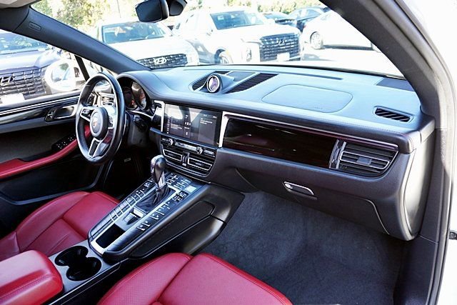 Used 2020 Porsche Macan S image 11