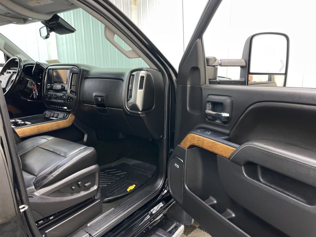 Used 2015 Chevrolet Silverado 3500 LTZ w/ Duramax Plus Package image 40